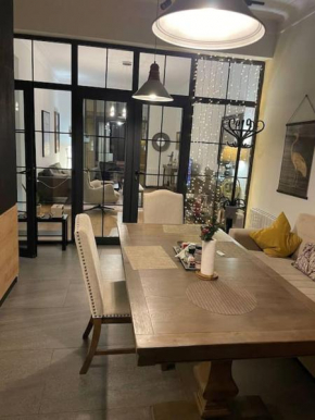 Cozy Apartment In Vake